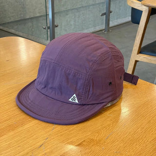 Casquette plate imperméable